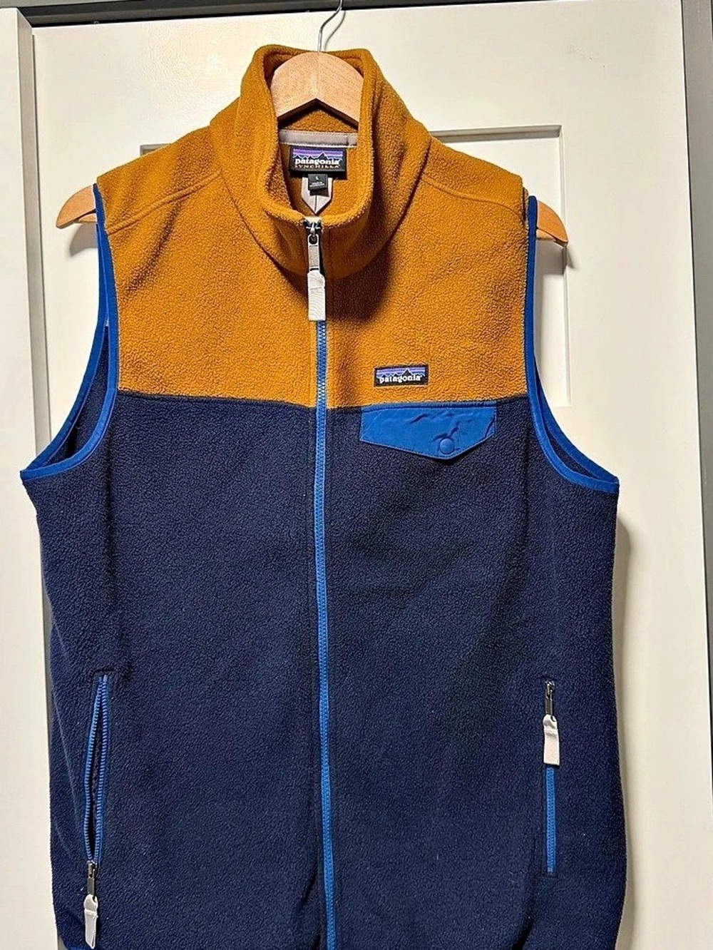 Patagonia Men's Lightweight Synchilla® Snap-T® Vest - Medium - Navy/Mustard Oran